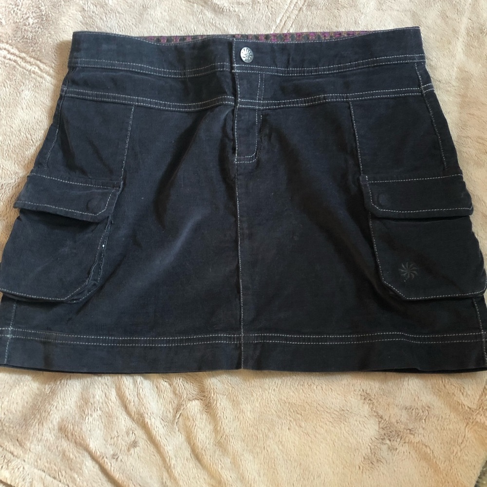 Athleta light corduroy skirt size 4